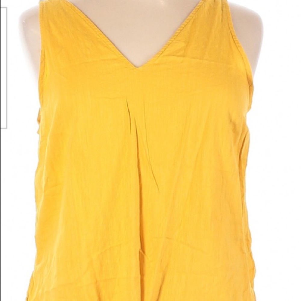 Old Navy light-weight v-neck sleeveless top